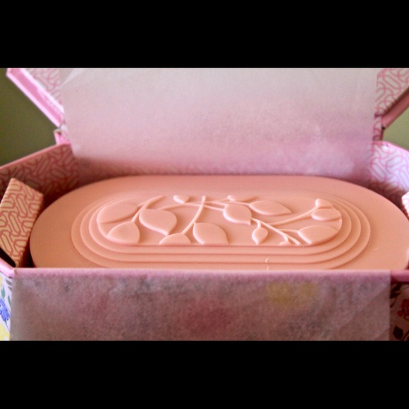CST COMMONWEALTH SOAPS TOILETRIES PINK BERRY BAR NEW - Picture 2 of 6